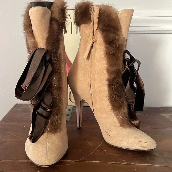 Blumarine Tan Ankle Boots with Brown mink and Ribbon - Picture 1 of 8